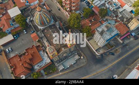 CARACAS, VENEZUELA - MAI 2022, vue aérienne du sanctuaire de notre-Dame de Coromoto, église dans le quartier de la capitale, Caracas Banque D'Images