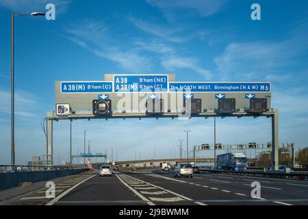 En approchant de Birmingham sur la M6 à la jonction Spaghetti. Banque D'Images