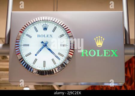 Istanbul, Turquie - janvier 2022 : gros plan du panneau Rolex en Duty Free à l'aéroport international Banque D'Images