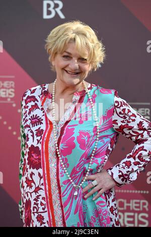 Saskia VESTER (actrice), image unique, motif unique coupé, demi-figure, demi-figure. Prix du film bavarois 2021-tapis rouge, tapis rouge, le 20th mai 2022 au Prinzregentheater de Munich. Banque D'Images