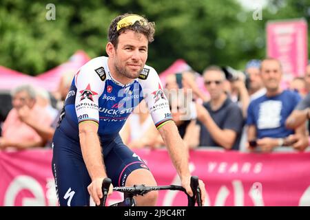 Foto Massimo Paolone/Lapresse 22 Maggio 2022 Rivarolo Canavese , Italia sport ciclismo Giro d'Italia 2022 - edizione 105 - taya 15 - Da Rivarolo Canavese a Cogne Nella foto: CAVENDISH Mark (QUICK-STEP ALPHA VINYLE TEAM) photo Massimo Paolone/Lapresse 22 mai 2022 Rivarolo Canavese , Italie sport Cycling Giro d'Italia 2022 - 105th édition - étape 15 - de Rivarolo Canavese à Cogne dans le pic: CAVENDISH Mark (QUICK-STEP ALPHA VINYLE TEAM) (Photo : la presse / PRESSINPHOTO) Banque D'Images