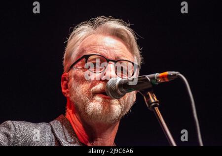 Billy Bragg termine sa tournée britannique au Roundhouse de Camden, dans le centre de Londres. Banque D'Images