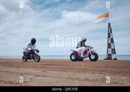 Margate, Kent, Royaume-Uni. 21st mai 2022. Motocycliste pendant la course Mile Beach 2022 à Margate Beach ( Credit: Gergo Toth/Alay Live News Banque D'Images