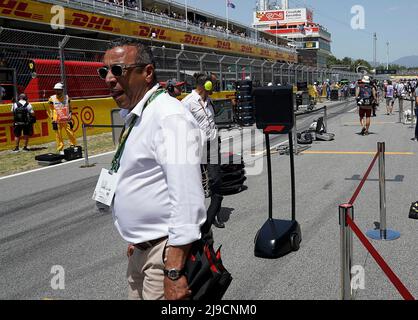 Barcelone, espagnol. 22nd mai 2022. 05/22/2022, circuit de Catalunya, Barcelone, F1 Grand Prix Pirelli d'Espagne 2022, dans l'image robots sur la grille de départ. Les fans peuvent interagir avec les conducteurs et le personnel des enclos à travers les écrans qui présentent leur visage. Les robots font partie d'une nouvelle initiative F1 pour soutenir l'engagement des fans et ont été fournis par une société française appelée Awabot. Credit: dpa/Alay Live News Banque D'Images