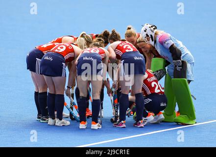 Caucus de l'Angleterre lors du match de la FIH Hockey Pro League à Lee Valley, Londres. Date de la photo: Dimanche 22 mai 2022. Banque D'Images