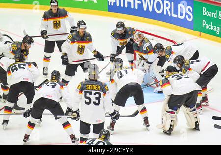 Helsinki, Finlande. 22nd mai 2022. Dustin Strahlmeier Nr.1 gardien de but de l'Allemagne dans le match ALLEMAGNE - KAZAKHSTAN Championnat DU MONDE DE HOCKEY SUR GLACE IIHF Groupe B à Helsinki, Finlande, 22 mai 2022, saison 2021/2022 © Peter Schatz / Alay Live News crédit: Peter Schatz/Alay Live News Banque D'Images