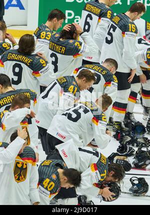 Helsinki, Finlande. 22nd mai 2022. Team DEB fêtez après le match ALLEMAGNE - KAZAKHSTAN 5-4 Championnat DU MONDE DE HOCKEY SUR GLACE de l'IIHF Groupe B à Helsinki, Finlande, 22 mai 2022, saison 2021/2022 © Peter Schatz / Alay Live News crédit: Peter Schatz/Alay Live News Banque D'Images