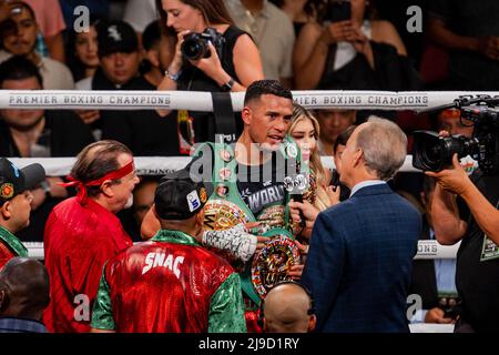 Glendale, Glendale, Arizona, États-Unis. 21st mai 2022. GLENDALE, AZ - 21 MAI : (G-D) David Benavidez combat David Lemieux dans leur combat de super midlewhuit lors de la course de championnat intérimaire de Benavidez v Lemieux: WBC à Gila River Arena le 21 mai 2022 à Glendale, États-Unis. (Credit image: © Raul Vazquez/PX Imagens via ZUMA Press Wire) Banque D'Images