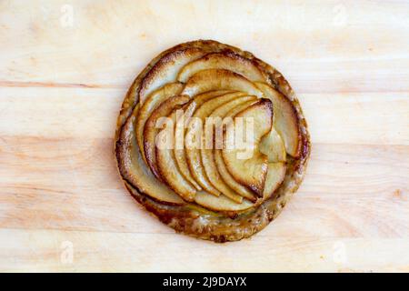 Mini tartelet aux pommes, pâtisserie feuilletée délicate Banque D'Images