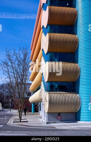 Détail du garage de la rue Division, connu par les habitants comme le « Habirail », ou le « Hamster cage », parking dans le centre-ville d'East Lansing, Michigan, États-Unis Banque D'Images