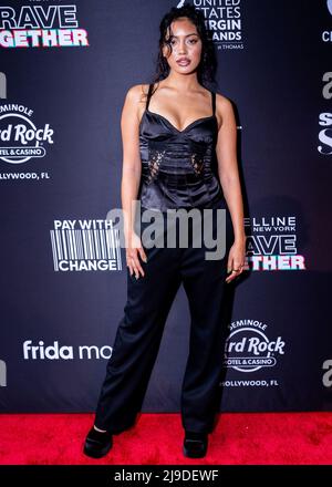 Hollywood, États-Unis. 21st mai 2022. HOLLYWOOD, FLORIDE, États-Unis - MAI 21 : le modèle hollandais Cindy Kimberly arrive à la cérémonie de lancement du maillot de bain illustré par les sports du numéro 2022 et du début de Pay with change qui a eu lieu au Seminole Hard Rock Hotel and Casino Hollywood le 21 mai 2022 à Hollywood, Floride, États-Unis. (Photo par Christian Lora/image Press Agency) Credit: Image Press Agency/Alay Live News Banque D'Images