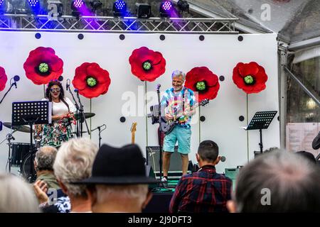 Le Whyte Blues Band se présente à un concert de rue gratuit lors du Festival des fleurs de Funchal, à Madère. Banque D'Images