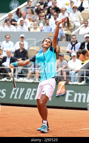 Juan Pablo Varillas du Pérou au cours du 1 jour de l'Open de France 2022, un tournoi de tennis Grand Chelem le 22 mai 2022 au stade Roland-Garros à Paris, France - photo Jean Catuffe / DPPI Banque D'Images
