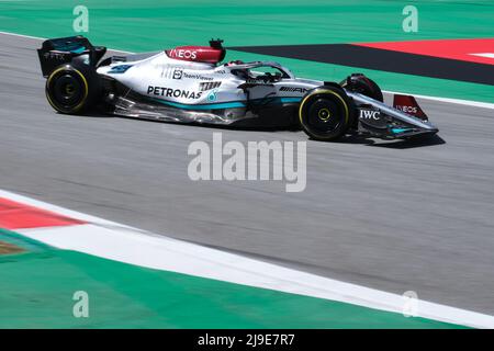 (220523) -- BARCELONE, 23 mai 2022 (Xinhua) -- George Russell, pilote britannique de Mercedes, participe à la finale du Grand Prix de Formule 1 espagnol au circuit de Catalunya, Barcelone, Espagne, le 22 mai 2022. (Xinhua/Meng Dingbo) Banque D'Images