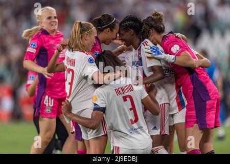 Kadeisha Buchanan (Olympique Lyonnais) Sara Bouhadi (Olympique Lyonnais) Christiane Endler (Olympique Lyonnais) Wendie Renard (Olympique Lyonnais) Janice Cayman (Olympique Lyonnais) lors du match de l'UEFA 'Women's Champions League 2021 2022' entre Barcelone Women 1-3 Lyon Women au stade Allianz le 21 mai 2022 à Turin, en Italie. Credit: Maurizio Borsari/AFLO/Alay Live News Banque D'Images