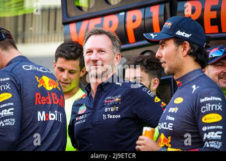 HORNER Christian (gbr), Team principal de Red Bull Racing, PEREZ Sergio (mex), Red Bull Racing RB18, portrait pendant la Formule 1 Pirelli Grand Premio de Espana 2022, 6th tour du Championnat du monde de Formule 1 FIA 2022, sur le circuit de Barcelone-Catalunya, du 20 au 22 mai 2022 à Montmelo, Espagne - photo: Florent Gooden / DPPI/DPPI/LiveMedia Banque D'Images