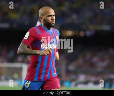 Sabadell, Barcelone, Espagne. 22nd mai 2022. Barcelone Espagne 22.05.2022 Dani Alves (FC Barcelone) regarde pendant la Liga Santander entre le FC Barcelone et Villarreal CF au Camp Nou le 22 mai 2022 à Barcelone. (Credit image: © Xavi Urgeles/ZUMA Press Wire) Credit: ZUMA Press, Inc./Alamy Live News Banque D'Images