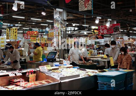 wakayama, japon, 2022/02/05 , marché aux poissons de l'ichiba toretore. Un marché du poisson est un marché de vente de poisson et de produits du poisson. Il peut être dédié à W Banque D'Images