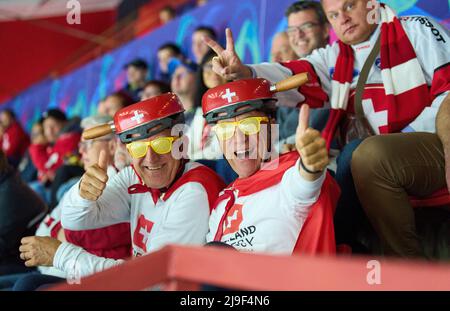 Helsinki, Finlande. 22nd mai 2022. Fans SUI fête dans le match SUISSE - FRANCE 5-2 IIHF CHAMPIONNAT DU MONDE DE HOCKEY SUR GLACE Groupe A à Helsinki, Finlande, 22 mai 2022, saison 2021/2022 © Peter Schatz / Alay Live News crédit: Peter Schatz/Alay Live News Banque D'Images