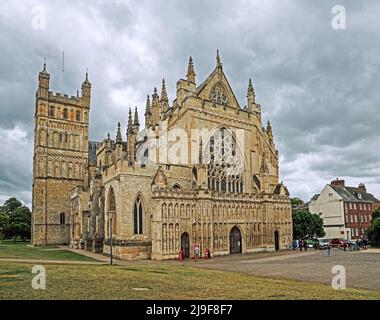 Cathédrale d'Exeter, une cathédrale historique datant de 1270. Tours jumelles. Un lieu de culte anglican. Banque D'Images