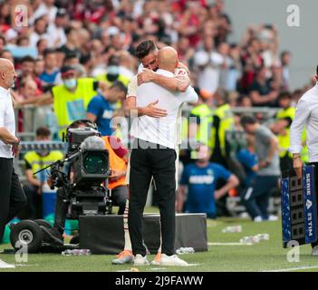 Stefno Pioli (AC Milan) et Oliver Giroud (AC Milan) pendant le championnat italien Serie Un match de football entre US Sassuolo et AC Milan le 22 mai 2022 au Mapei Stadium-Citta del Tricolor à Reggio Emilia, Italie - photo: Nderim Kaceli/DPPI/LiveMedia Banque D'Images