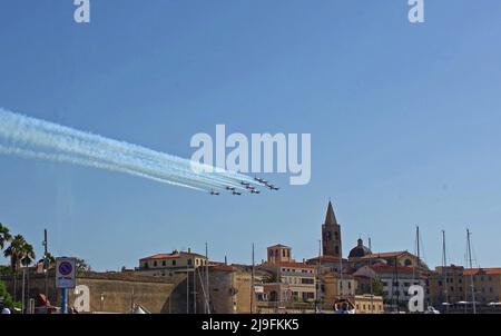 Escadron aérien acrobatique de la Force aérienne italienne 'Frecce Tricolori', à Alghero, Sardaigne, Italie, le 2022 mai 22 Banque D'Images