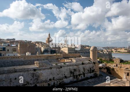 Silema vu du toit de fort St. Elmo, Valletta, Malte. Banque D'Images