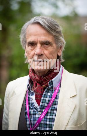 Londres, Royaume-Uni. 23 mai 2022. Jeremy Irons pendant le jour de presse du RHS Chelsea Flower Show, au Royal Hospital Chelsea, Londres. Date de la photo: Lundi 23 mai 2022. Le crédit photo devrait se lire: Matt Crossick/Empics/Alamy Live News Banque D'Images