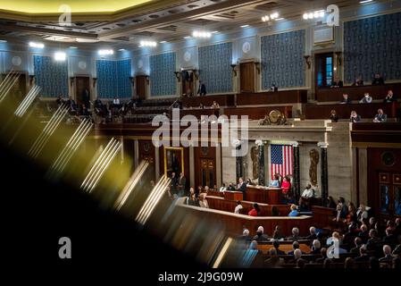 Washington, Vereinigte Staaten. 17th mai 2022. Le Premier ministre de la République hellénique Kyriakos Mitsotakis, prend la parole lors d'une réunion conjointe du Congrès au Capitole des États-Unis à Washington, DC, le mardi 17 mai 2022. Credit: Rod Lamkey/CNP/dpa/Alay Live News Banque D'Images