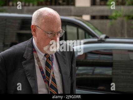 Washington, Vereinigte Staaten. 16th mai 2022. L'avocat spécial John Durham, nommé en 2019 par le procureur général des États-Unis William Barr après la publication du rapport Mueller pour enquêter sur les origines de l'enquête entre Trump et la Russie, arrive pour son procès au tribunal de district du district de Columbia des États-Unis le lundi 16 mai 2022. Crédit: Ron Sachs/CNP (RESTRICTION: PAS de journaux ou journaux New York ou New Jersey dans un rayon de 75 miles de New York) crédit: dpa/Alay Live News Banque D'Images