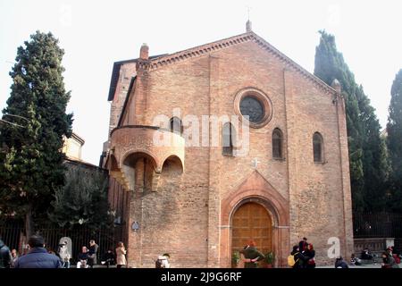 Bologne, Italie. Vue extérieure de l'église du Saint Crucifix (8th siècle), qui fait partie du complexe des sept Églises. Banque D'Images