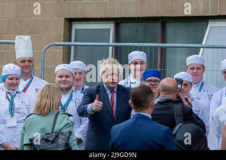 Boris Johnson visite Newtown Mid Wales pour la conférence du parti conservateur gallois. Banque D'Images