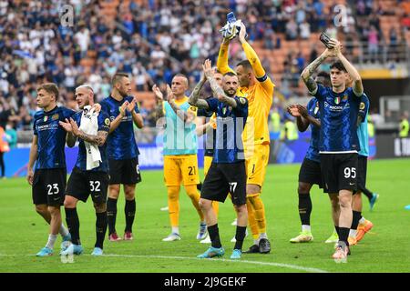 Milan, Italie. 22nd mai 2022. Les joueurs d'Inter vus après la série Un match entre Inter et Sampdoria à Giuseppe Meazza à Milan. (Crédit photo : Gonzales photo/Alamy Live News Banque D'Images