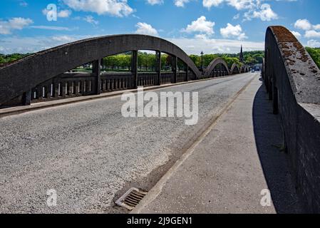 Pont de Dee, Galloway est sur la rivière Dee, Galloway. Il se trouve sur la A75 juste à l'ouest de Castle Douglas, et au nord-est de Kirkcudbright. Banque D'Images