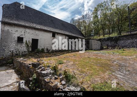 Urbex, ancienne ferme abandonnée quelque part en Belgique. Banque D'Images