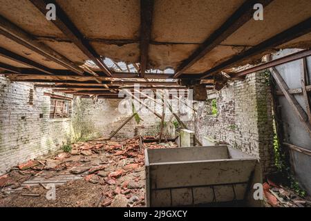 Urbex, ancienne ferme abandonnée quelque part en Belgique Banque D'Images