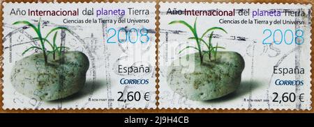 Photo de deux timbres-poste espagnols de l'année internationale de la terre 2008 Banque D'Images
