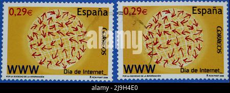 Phot de deux timbres-poste espagnols de la série Science pour Internet jour 2006 Banque D'Images