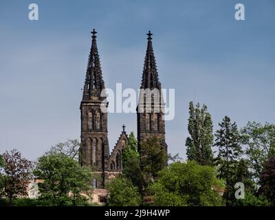 Basilique Saint-Pierre et Saint-Paul ou Bazilika svateho Petra a Pavla, église néo-gothique de la forteresse Vysehrad à Prague, République tchèque Banque D'Images