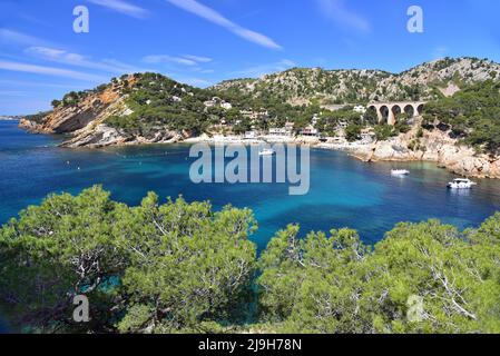 Calanque de Méjan sur la voie douanière (chemin des Douaniers) sur la Côte d'Azur, Provence-Alpes-Côte d'Azur, France, Europe Banque D'Images