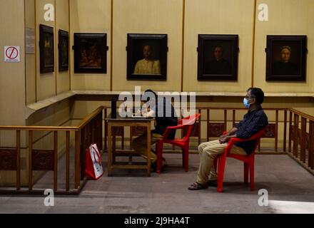 Kolkata, Bengale occidental, Inde. 23rd mai 2022. Un enfant autiste participe à un atelier de moday à l'intérieur d'un musée indien à Kolkata, Inde, 23 mai 2022. (Credit image: © Indranil Aditya/ZUMA Press Wire) Banque D'Images