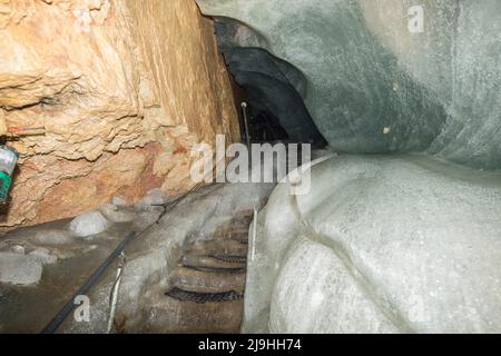 Allemagne, Bavière, Berchtesgaden, à l'intérieur de la grotte de glace de Schellenberg dans les Alpes de Berchtesgaden Banque D'Images
