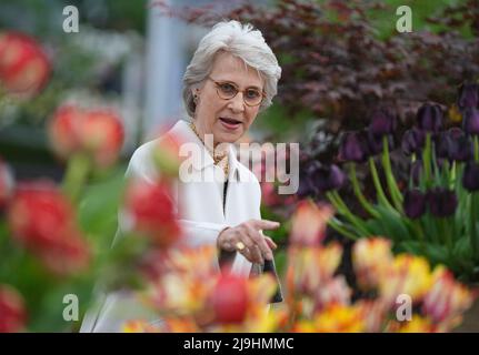 La duchesse de Gloucester lors d'une visite de membres de la famille royale au RHS Chelsea Flower Show 2022, au Royal Hospital Chelsea, à Londres. Date de la photo: Lundi 23 mai 2022. Banque D'Images