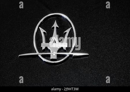 Minsk, Bélarus - 23 mai 2022 : logo Maserati. Noir et brillance Banque D'Images