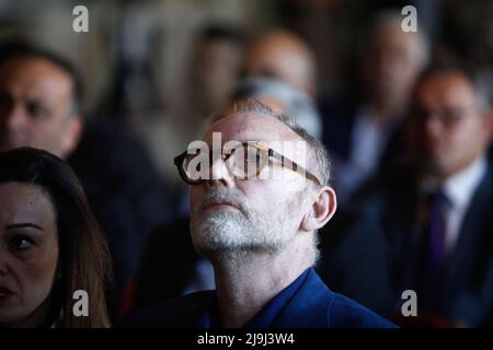 12 mai 2022, Naplouse, Cisjordanie, Palestine: L'avocat britannique Ben Emerson assiste à la conférence de presse à la maison palestinienne après que l'homme d'affaires palestinien Munob Al-Masry ait déposé une affaire contre le gouvernement britannique concernant la Déclaration Balfour, dans la ville de Naplouse, en Cisjordanie. Balfour est une déclaration publique publiée par le gouvernement britannique pendant la première Guerre mondiale déclarant son soutien à la création d'une « maison nationale pour le peuple juif » en Palestine. (Credit image: © Nasser Ishtayeh/SOPA Images via ZUMA Press Wire) Banque D'Images