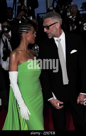 Célébrités arrivant au tapis rouge du Festival de Cannes 75th 2022 Banque D'Images