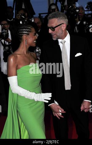 Célébrités arrivant au tapis rouge du Festival de Cannes 75th 2022 Banque D'Images