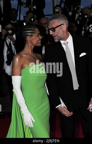 Célébrités arrivant au tapis rouge du Festival de Cannes 75th 2022 Banque D'Images