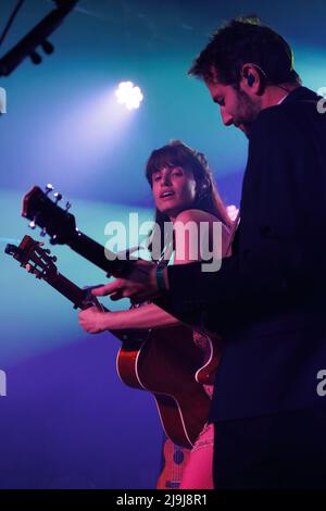 BARCELONE - avril 27 : Lola Marsh (groupe de pop indépendant d'Israël) se présente sur scène au Razzmatazz 2 le 27 avril 2022 à Barcelone, Espagne. Banque D'Images