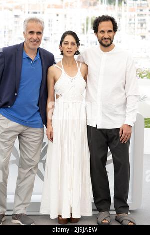 Le directeur Ali Abbasi, ZAR Amir Ebrahimi et Mehdi Bajestani assistent au photocall de Jerry Lee Lewis: Trouble in Mind assiste au photocall pour Moonage Dream lors du festival annuel de Cannes 75th au Palais des Festivals le 23 mai 2022 à Cannes, France. Photo de David Niviere/ABACAPRESS.COM Banque D'Images